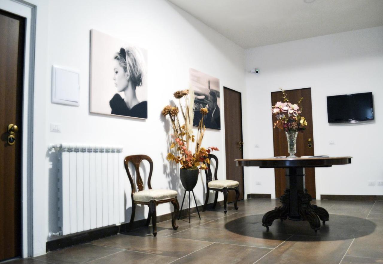 Questo Rinascimento Casa Audrey Napoli Bagian luar foto